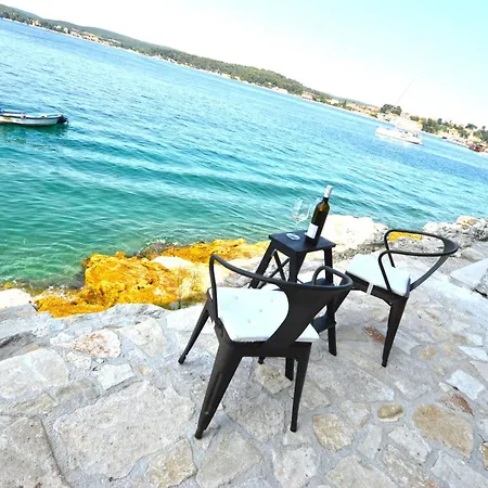 Seafront Oasis Apartment *